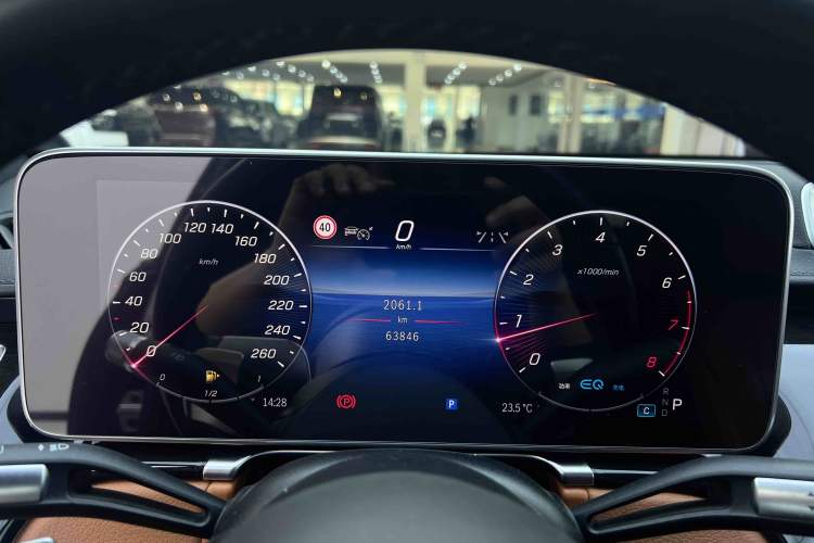 Used Mercedes-Benz S-Class 2022 Revised S 400 L Luxury Edition Odometer Close Up