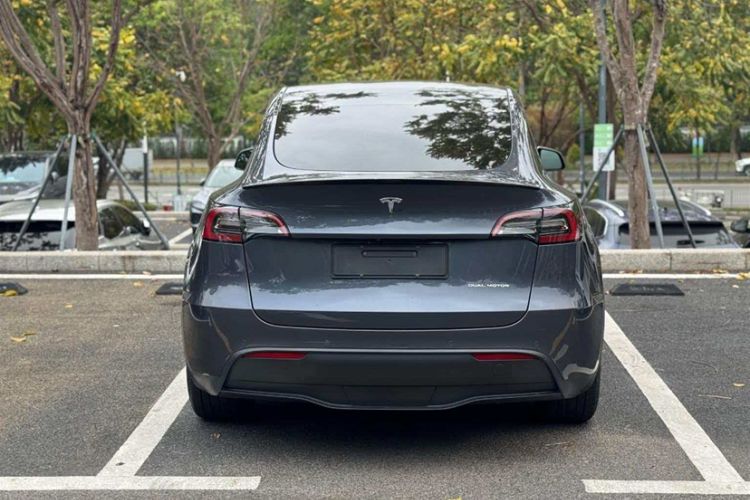 Used Tesla Model Y 2021 Long-Range All-Wheel-Drive Version Exterior 3