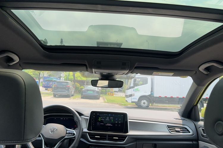 Used Volkswagen T-ROC 2023 300TSI DSG Two-Wheel Drive Starlight Edition Headliner