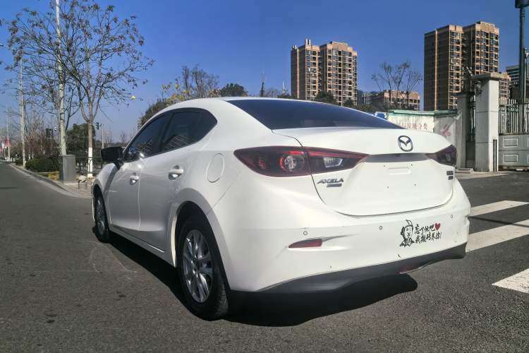 Used Mazda Mazda 3 Axela 2017 Sedan 1.5L Automatic Luxury Model China VI Standard
