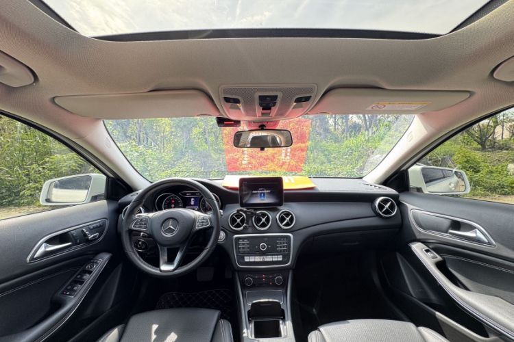 Used Mercedes-Benz GLA 2018 GLA 200 Fashion Model Interior 1