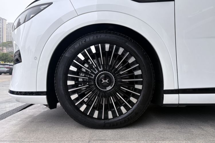 Used XPeng X9 2025 740 Ultra-Long Range Max
