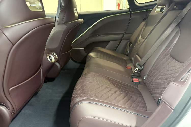 Used Avatr 11 2023 HarmonyOS Version Smart Enjoyment Upgrade Model 90-Degree Rear-Wheel Drive Edition
