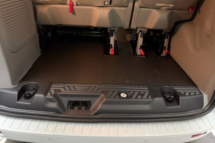 Used Ford Transit 2023 2.0T Diesel Manual Commercial & Travel Short Wheelbase Low-Roof 7/8/9-Seater
