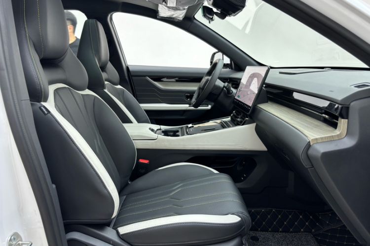 Used JETOUR Shanhai Shanhai L6 2024 1.5TD DHT MAX
