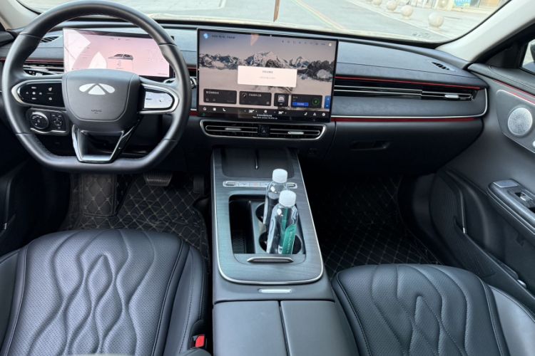 Used Chery Fengyun A8L 2025 1.5 TGDI 145 km Luxury Version Interior 1