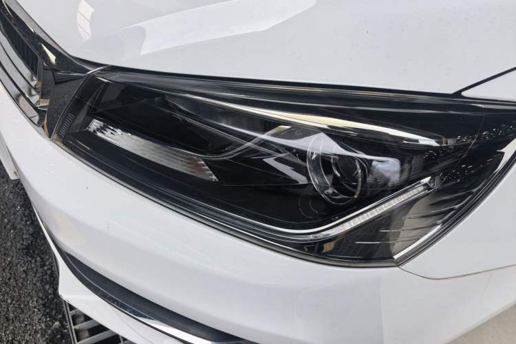 Used Geely Auto Emgrand 2019 Leading Edition 1.5L CVT Luxury Model China VI Standard Left Front Headlight