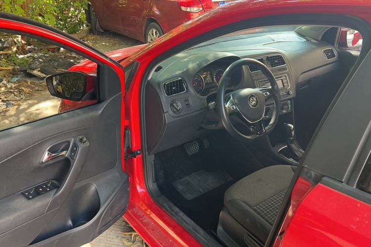 Used Volkswagen Polo 2016 1.6L Automatic Comfort Model