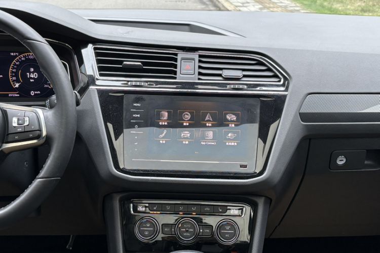 Used Volkswagen Tiguan L 2021 330TSI Automatic Two-Wheel Drive R-Line Enhanced Edition Interior 1