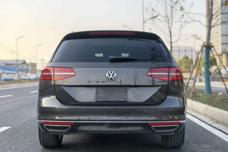 Used Volkswagen Variant 2017 380TSI Two-Wheel Drive Comfort Edition