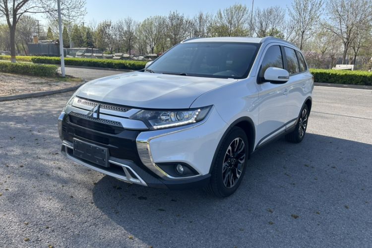 Used Mitsubishi Outlander 2019 2.0L Two-Wheel Drive Comfort Edition 5 Seats China VI Standard