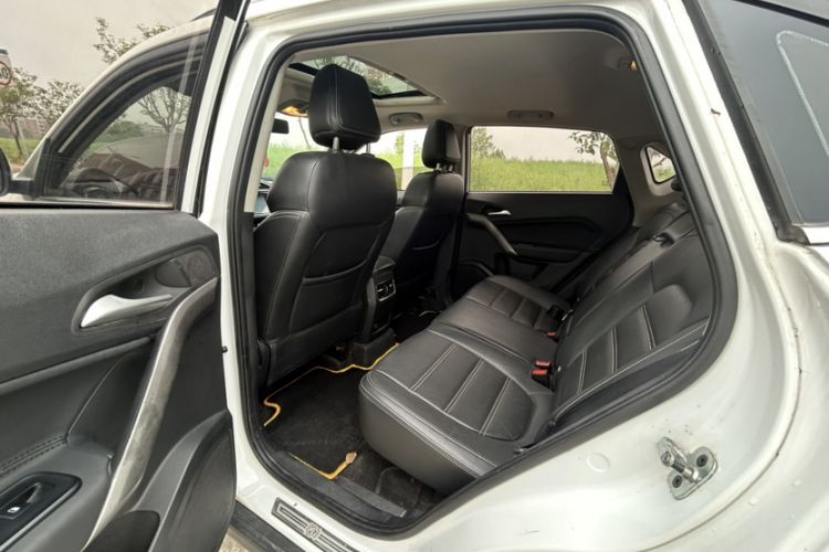 Used MG GS 2017 20T Automatic Luxury Edition Interior 4