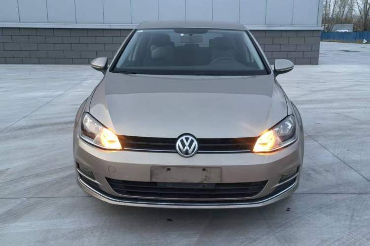 Used Volkswagen Golf 2016 1.6L Automatic Fashion Model