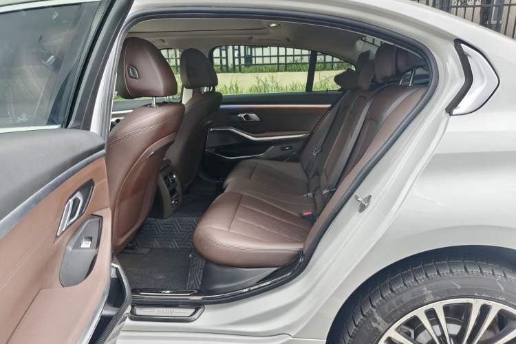 Used BMW i3 2024 eDrive 40 L Midnight Edition Interior 2