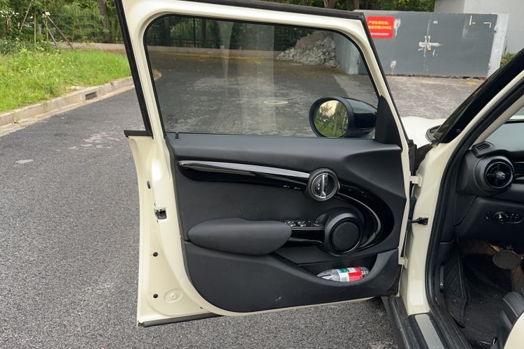 Used MINI MINI 2022 1.5T COOPER Classic Edition Five-Door Version