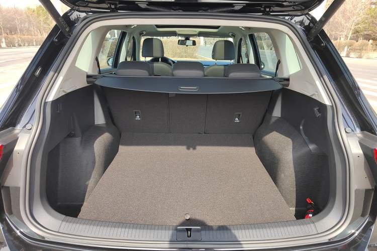 Used Volkswagen Tiguan L 2024 300TSI Automatic Two-Wheel Drive Smart Edition Interior 8