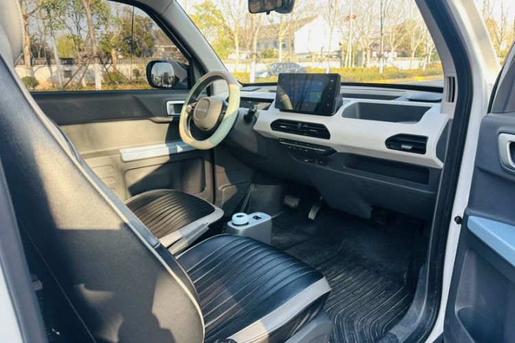 Used Geely Galaxy Panda 2024 Panda Mini 200km Endurance Bear Exterior 4