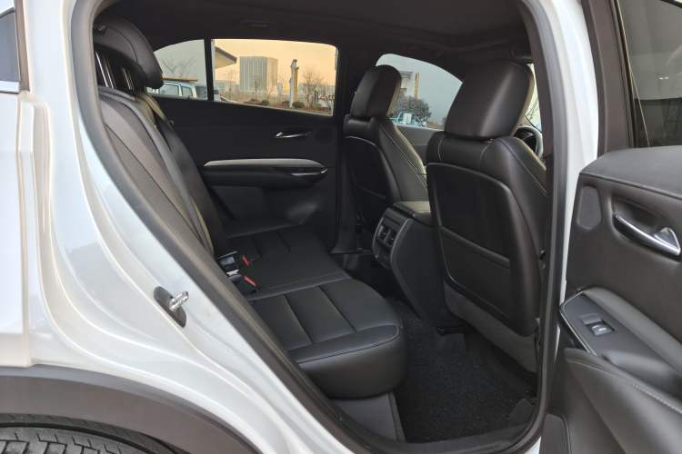 Used Cadillac XT4 2020 28T Two-Wheel-Drive Leading Version