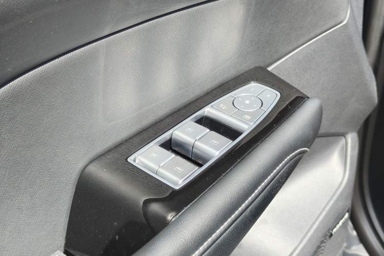 Used Roewe RX5 MAX 2022 1.5T Automatic Zhiwei Prestige Edition
