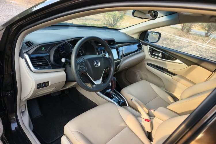 Used Honda Crider 2013 1.8L automatic luxury edition