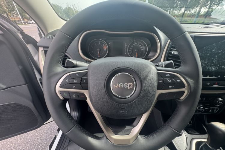 Used Jeep Cherokee 2016 2.4L Professional Edition