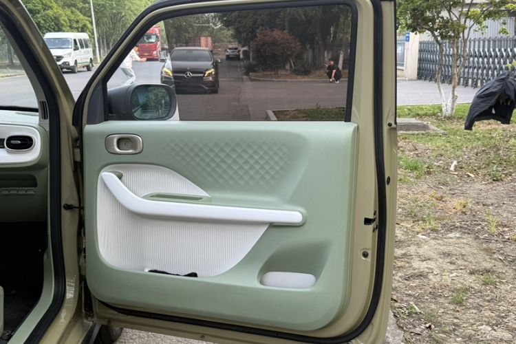 Used Geely Galaxy Panda 2025 210km Panda Rider Interior 3