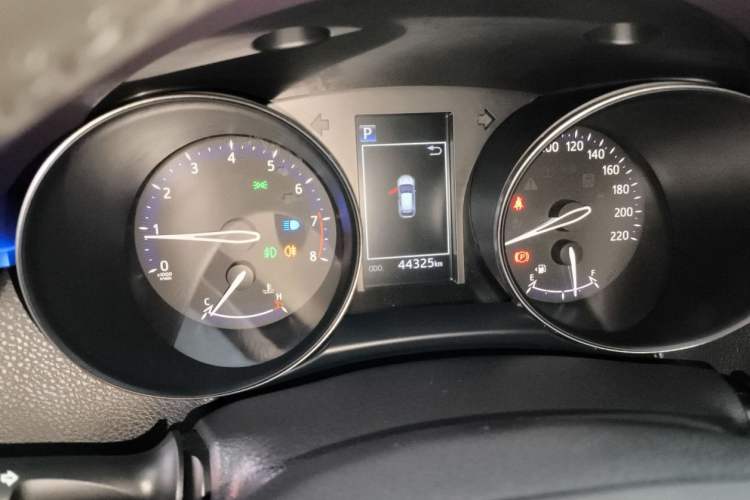 Used Toyota IZOA 2018 2.0L Yichi Version China VI Standard
