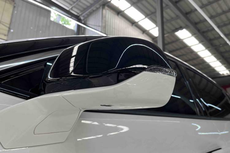 Used Ford Mondeo 2023 EcoBoost 245 Luxury Model Exterior 9