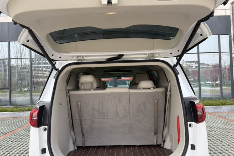 Used Buick GL8 2021 ES Landtrek 653T Comfort Edition Interior 10