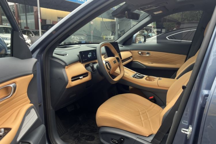 Used Geely Galaxy Xingjian 7 EM-i 2025 120km Flagship Edition Interior 2