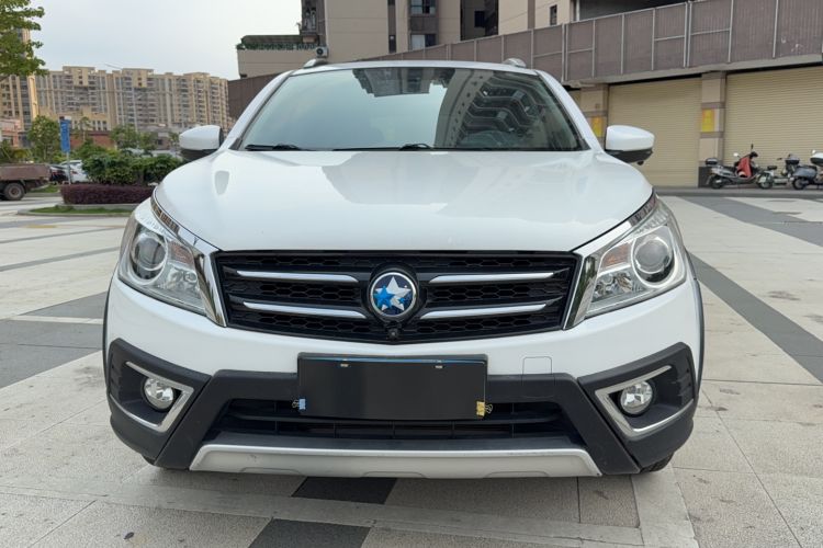 Used Venucia T70X 2015 2.0L CVT SmartFun Sport Edition