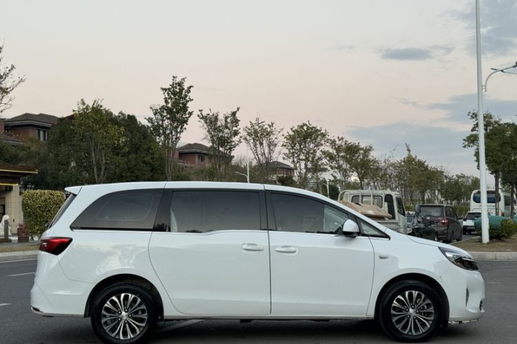 Used Buick GL8 2021 Land Cruiser Executive Class 652T Comfort Model