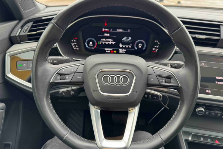 Used Audi Q3 2024 35 TFSI Advanced Style Edition Interior 1