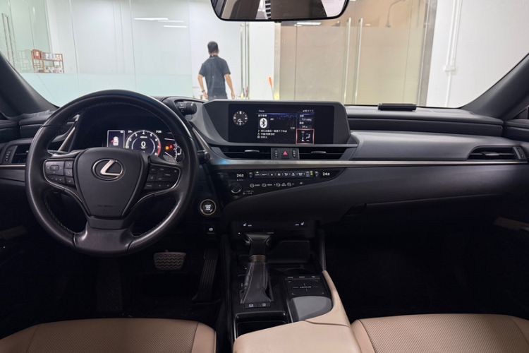 Used Lexus ES 2018 200 Excellence Edition China V Standard Interior 9