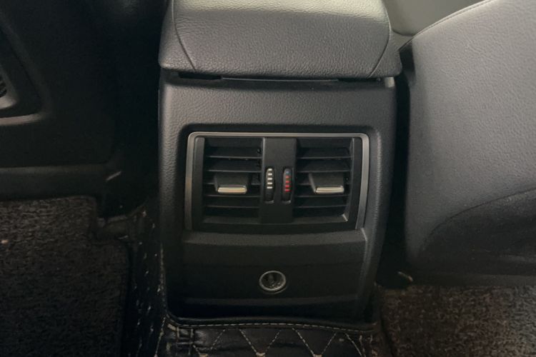 Used BMW 3 Series 2016 316Li Fashion Model Interior 5