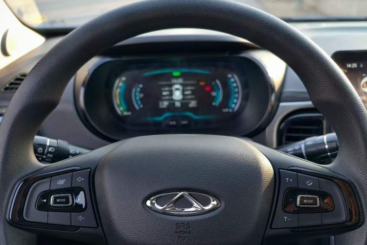 Used Chery QQ Little Ant 2025 Model, 251km Favorite Edition, 25.05kWh Interior 5