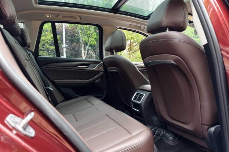 Used BMW X3 2022 Second Facelift xDrive30i Leading Edition M Night Sky Package Interior 4