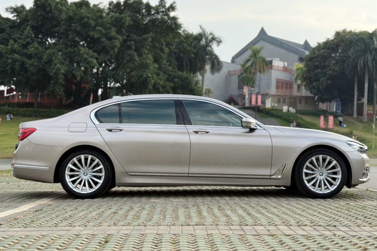 Used BMW 7 Series 2017 730Li Luxury Model
