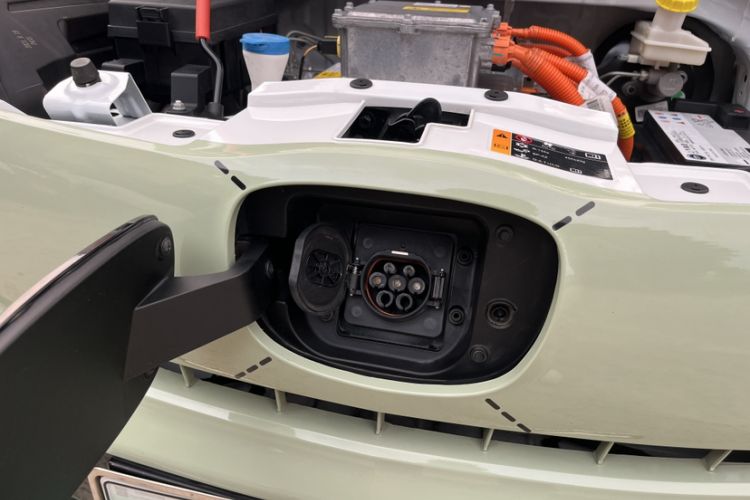 Used Roewe Clever 2021 302 km New Four-Seater Super-Efficient Version