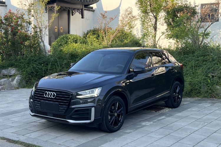 Audi Q2L 2018 35 TFSI Launch Exclusive Edition China VI с пробегом