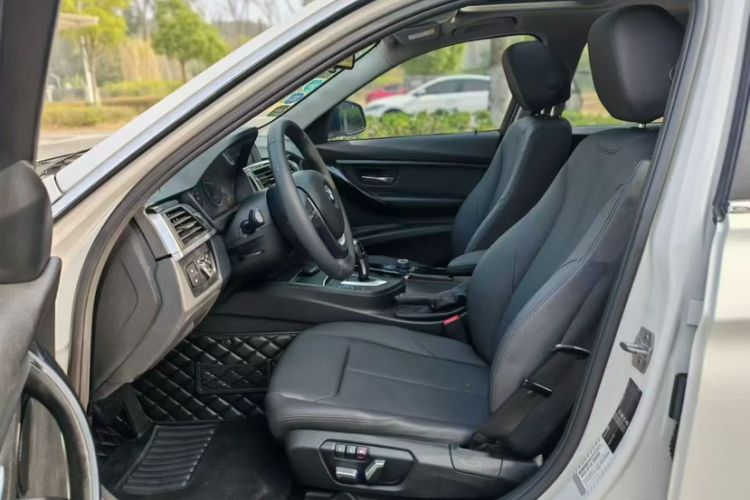 Used BMW 3 Series 2017 318i Fashion Model