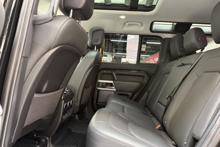 Used Land Rover Defender 2023 Facelift 110 3.0T P400 Dark Edition
