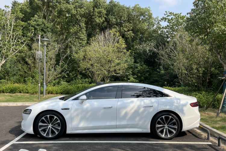 Used Hima Luxeed S7 2025 855 km Max Exterior 6