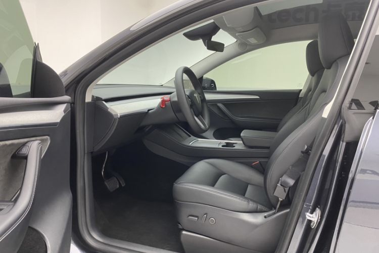 Used Tesla Model Y 2024 Rear-Wheel-Drive Version Interior 2