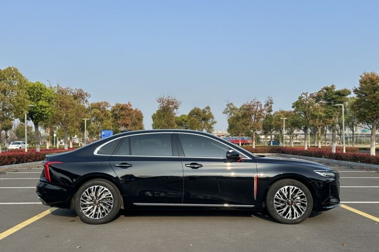 Used Hongqi H5 2025 2.0T Automatic Flag Edition – 500 000 Units Commemorative Version