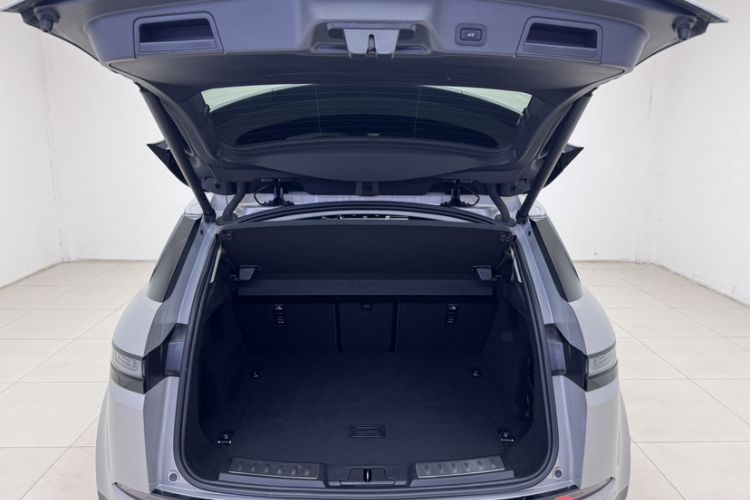 Used Land Rover Range Rover Evoque 2021 Range Rover Velar 249 PS R-Dynamic S Performance Edition