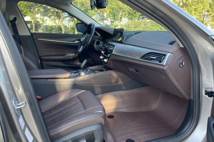 Used BMW 5 Series New Energy 2020 Mileage Upgrade Version 530Le Luxury Package