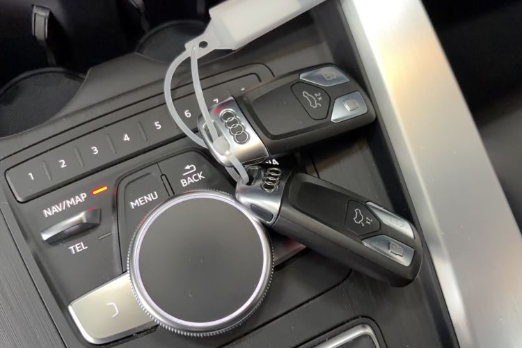 Used Audi A4L 2019 40 TFSI Fashion Edition China VI Emission Standard