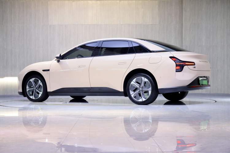 Used XPeng MONA M03 2024 620 with Ultra-Long Range
