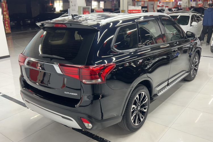 Used Mitsubishi Outlander 2019 2.0L Two-Wheel Drive Comfort Edition 5 Seats China V Standard